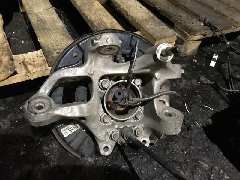 Ступица задняя левая LS460 06-12