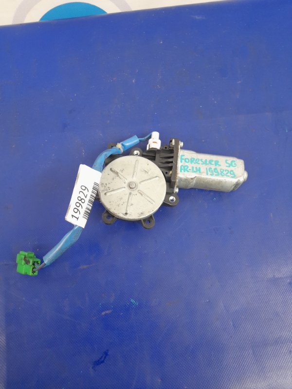 Моторчик стеклоподъемника передний левый SUBARU FORESTER SG 02-07 61188SA011 Б/У