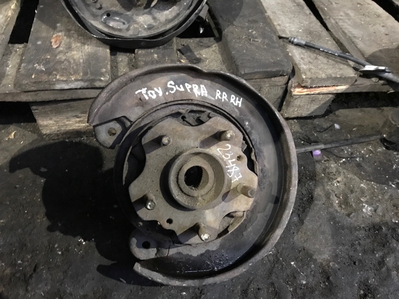 Запчасть цапфа задняя правая TOYOTA SUPRA 86-92 42304-14010 Б/У Цапфа задняя правая TOYOTA SUPRA 86-92 42304-14010 Б/У