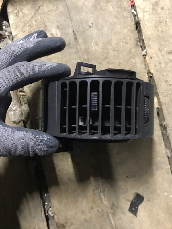 Дефлектор воздушный G35 03-07