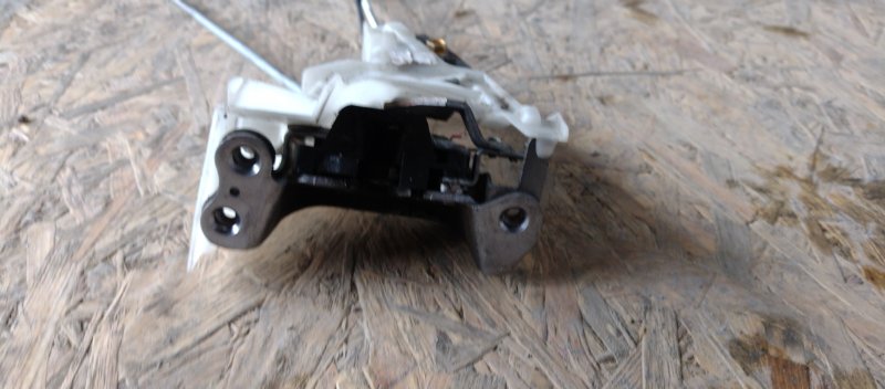 Замок двери боковой задний правый SIENNA 11-16 2014 Внедорожник 3.5