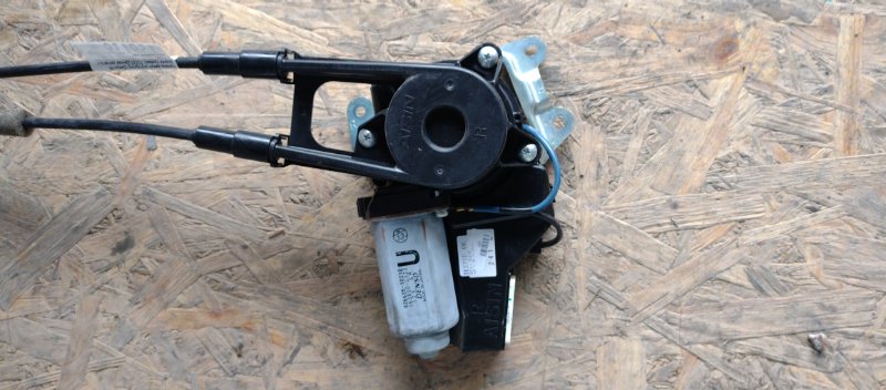 Моторчик привода сдвижной двери задний правый TOYOTA SIENNA 11-16 2014 Внедорожник 3.5 85005-08014 Б/У