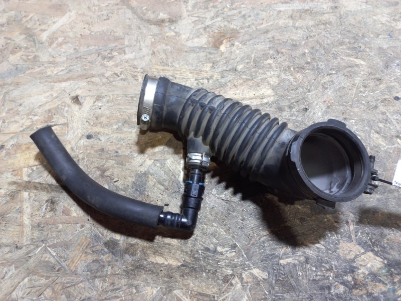 Патрубок воздушного фильтра CX-7 06-12 Патрубок воздушного фильтра CX-7 06-12