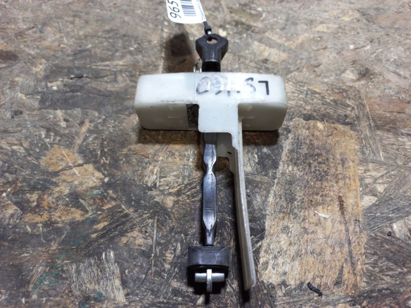 Ограничитель двери передний левый LEXUS LS460 06-12 68620-50041 Б/У