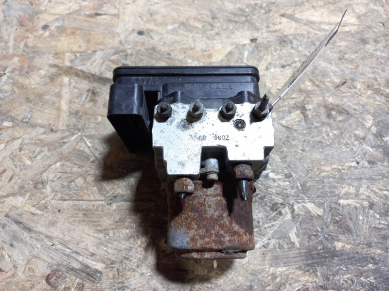 Блок ABS MDX (YD1) 00-06 2003 Внедорожник 3.5 J35A5