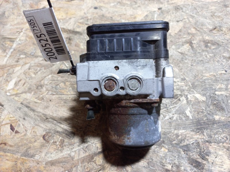 Блок ABS MDX (YD1) 00-06 2003 Внедорожник 3.5 J35A5