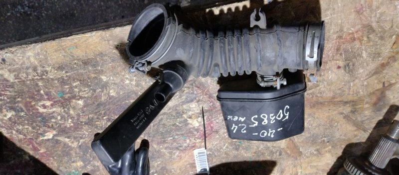 Патрубок воздушного фильтра TOYOTA CAMRY 40 06-11 17893-28050 Б/У