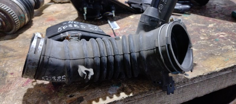 Патрубок воздушного фильтра CAMRY 40 06-11