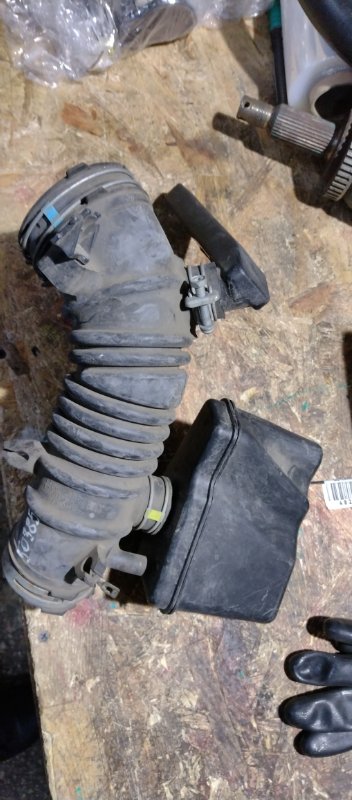 Патрубок воздушного фильтра TOYOTA CAMRY 40 06-11