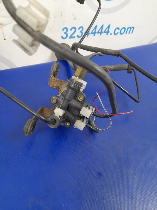 Компрессор пневмоподвески LS400 94-00 1997-2000 1UZFE Компрессор пневмоподвески LS400 94-00 1997-2000 1UZFE