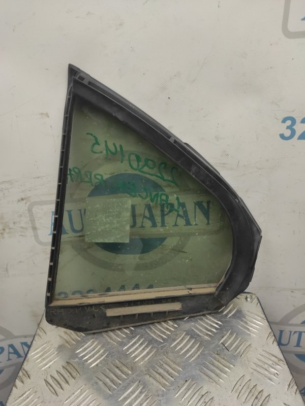 Стекло двери глухое заднее правое MITSUBISHI LANCER X 10 07-15 Стекло двери глухое заднее правое MITSUBISHI LANCER X 10 07-15