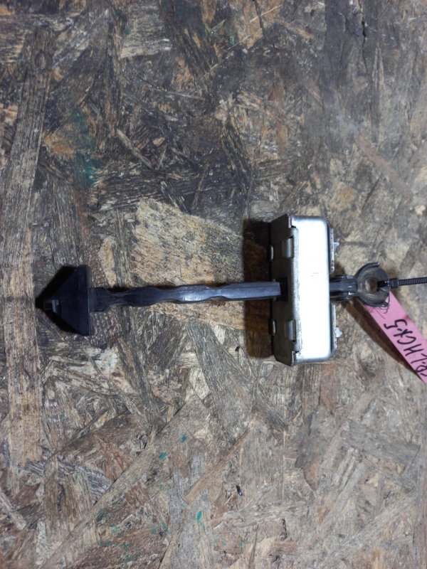 Запчасть ограничитель двери передний левый MAZDA CX-5 (KE) 11-17 Б/У Ограничитель двери передний левый MAZDA CX-5 (KE) 11-17 Б/У