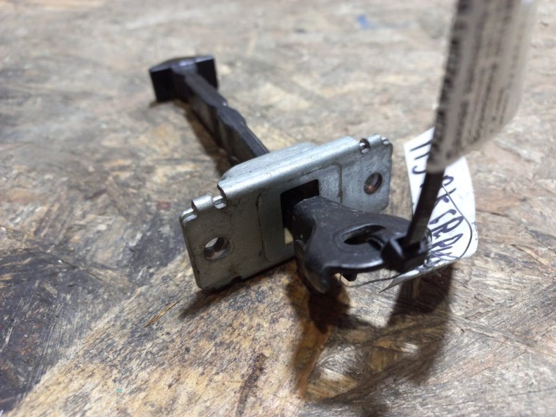 Ограничитель двери передний правый 3 BK 03-08