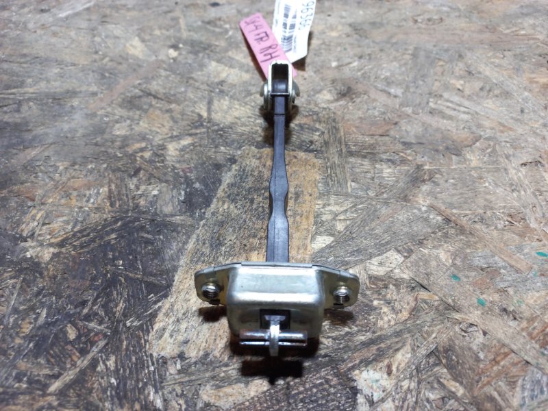 Запчасть ограничитель двери передний правый SUZUKI SX4 06-13 81810-57L01 Б/У Ограничитель двери передний правый SUZUKI SX4 06-13 81810-57L01 Б/У