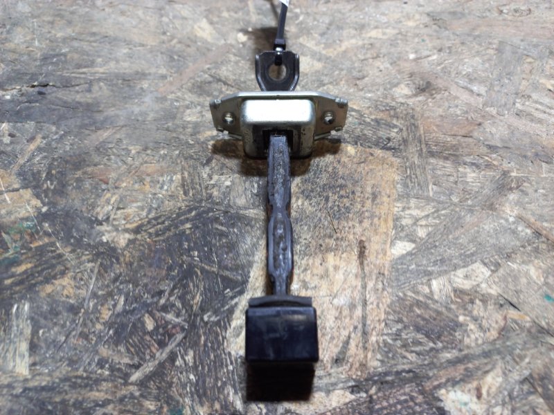 Запчасть ограничитель двери передний левый MITSUBISHI LANCER X 10 07-15 5702A079 Б/У Ограничитель двери передний левый MITSUBISHI LANCER X 10 07-15 5702A079 Б/У