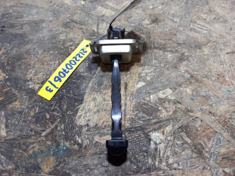 Ограничитель двери передний левый NISSAN ALTIMA L33 12-18 L33 80430-3TA0A Б/У