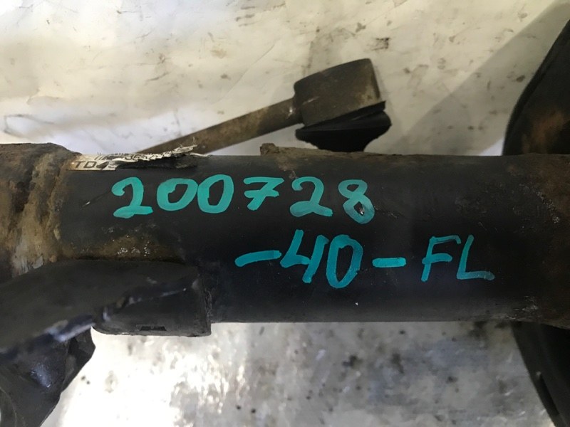 Амортизатор передний левый CAMRY 40 06-11 2009 Седан 2.4