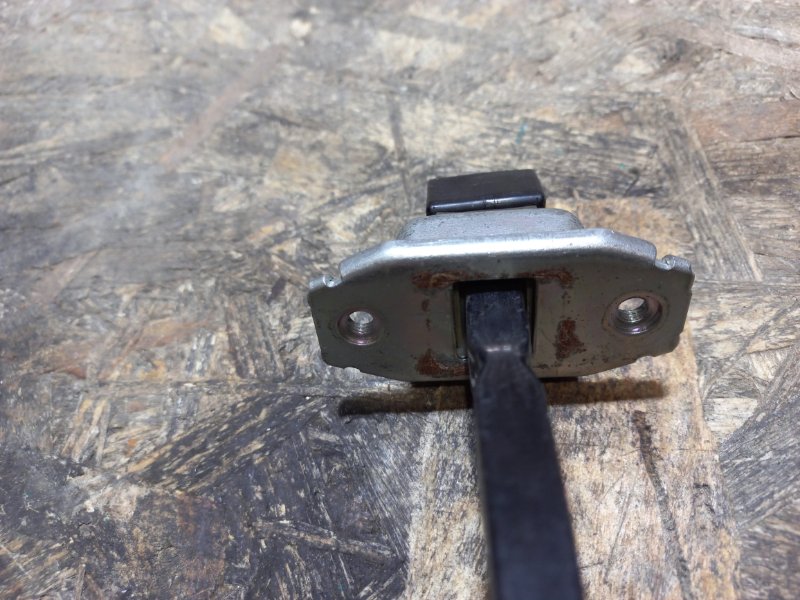 Ограничитель двери задний левый OUTLANDER XL 05-13