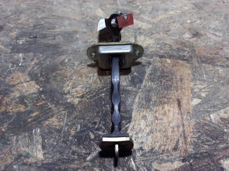 Ограничитель двери передний правый NISSAN ALTIMA L32 07-12 80430-ZX60A Б/У