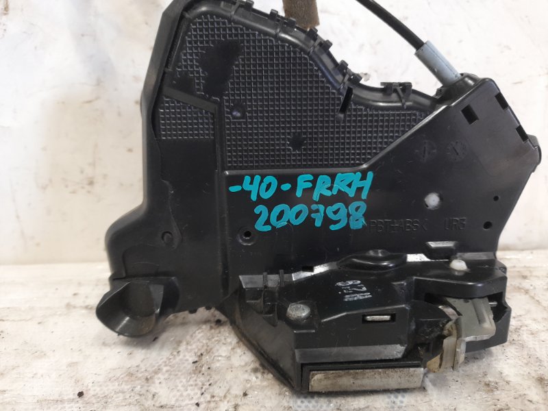 Замок двери передний правый CAMRY 40 06-11 2010 40 2.4 2AZ-FE Замок двери передний правый CAMRY 40 06-11 2010 40 2.4 2AZ-FE