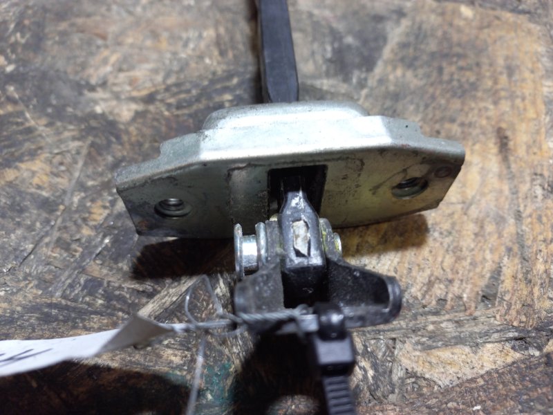 Ограничитель двери задний левый ES350 06-12 2006 Седан 3.5 Ограничитель двери задний левый ES350 06-12 2006 Седан 3.5