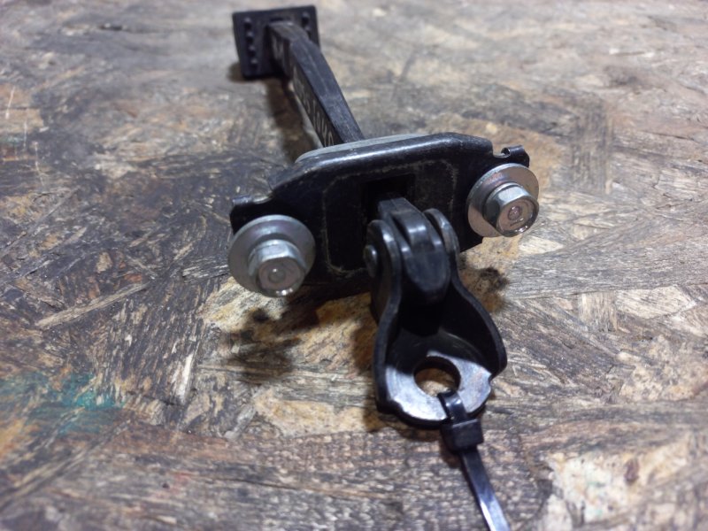 Ограничитель двери задний левый CROSSTOUR 09-15 2010 Хетчбек 3.5 Ограничитель двери задний левый CROSSTOUR 09-15 2010 Хетчбек 3.5