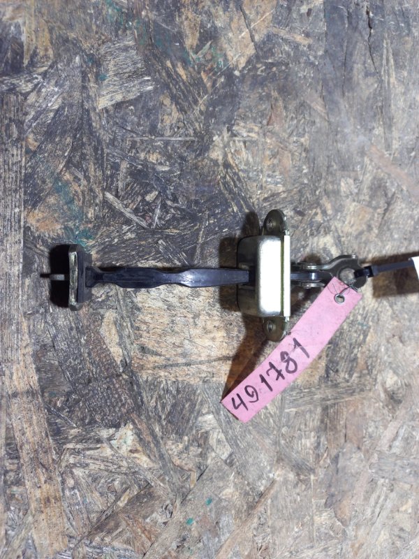 Ограничитель двери задний правый NISSAN ALTIMA L32 07-12 82430-ZN51A Б/У