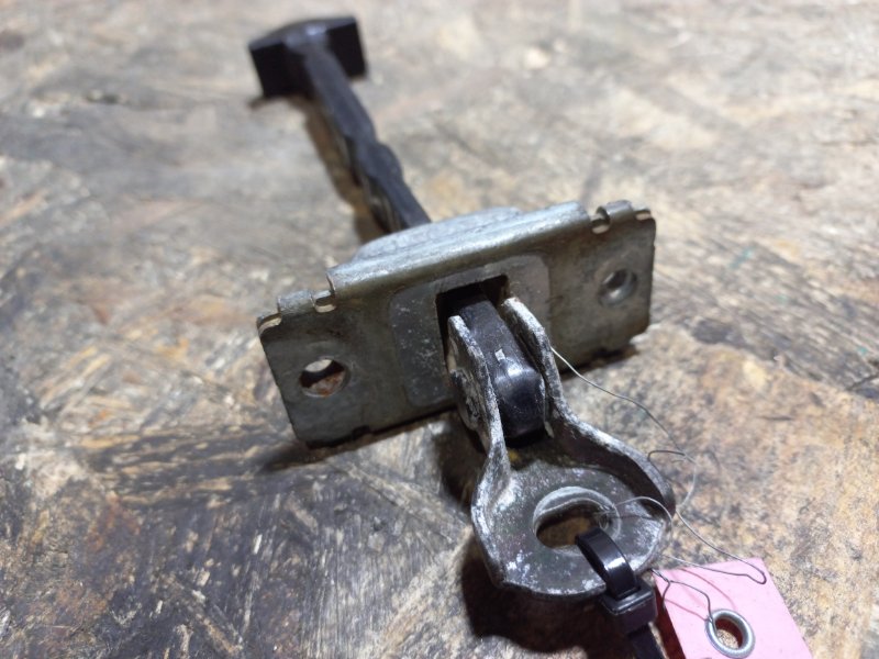 Ограничитель двери передний левый 3 BK 03-08