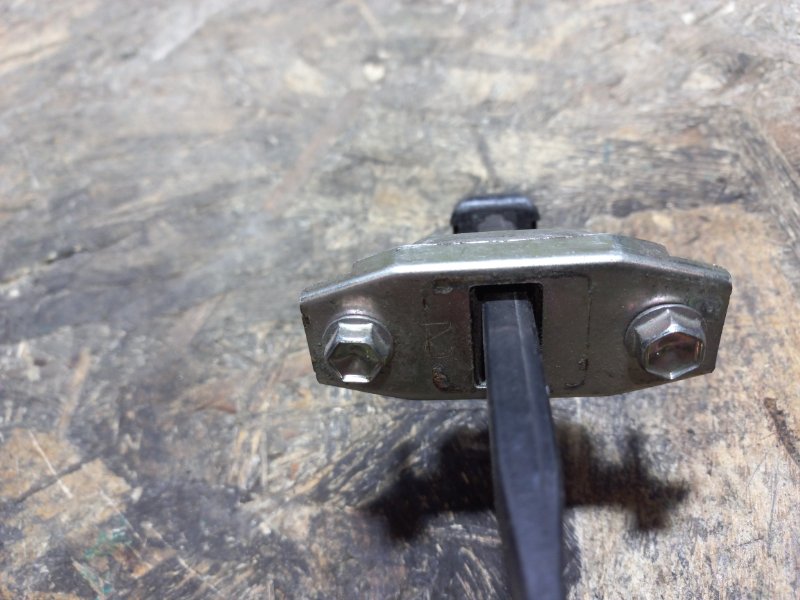 Ограничитель двери задний левый CAMRY 40 06-11