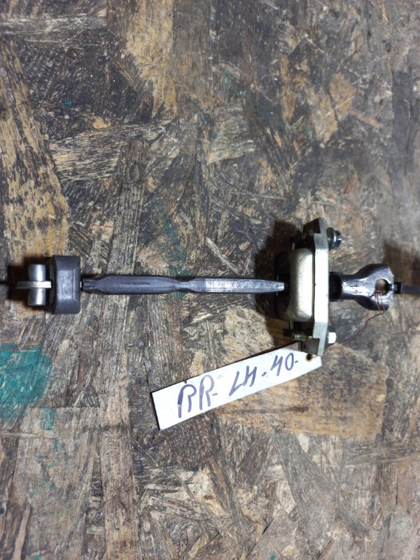 Запчасть ограничитель двери задний левый TOYOTA CAMRY 40 06-11 Б/У Ограничитель двери задний левый TOYOTA CAMRY 40 06-11 Б/У