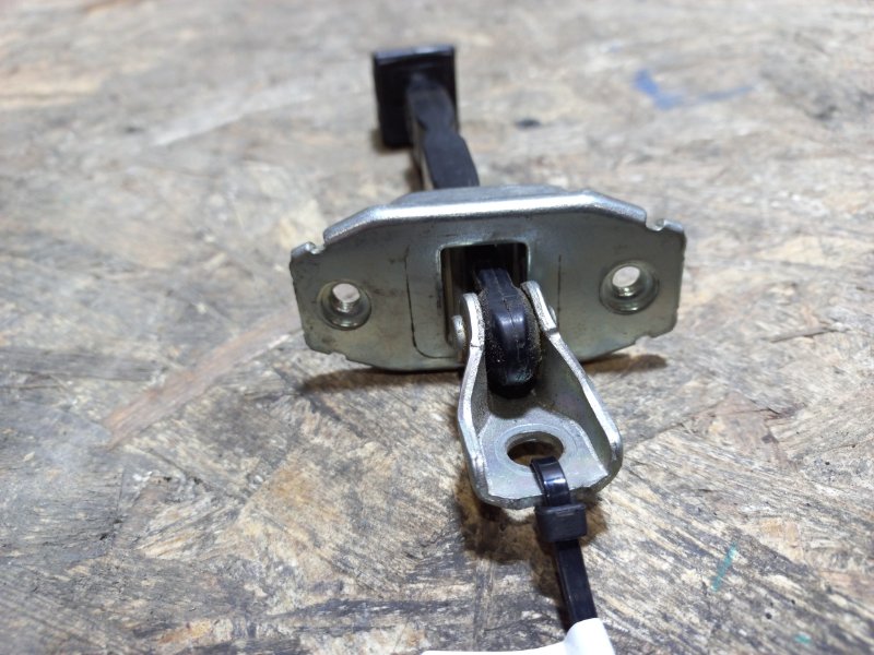 Ограничитель двери передний левый OUTLANDER XL 05-13