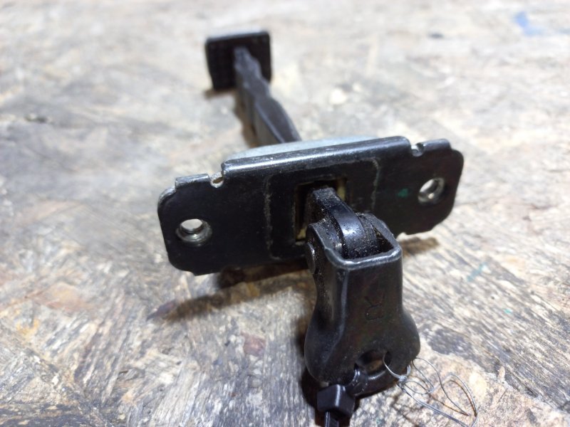 Ограничитель двери задний правый SONATA LF 2014- 2015 Седан 2.4