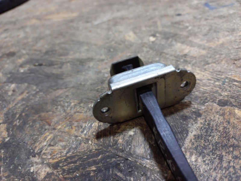 Ограничитель двери задний правый MURANO Z51 07-14