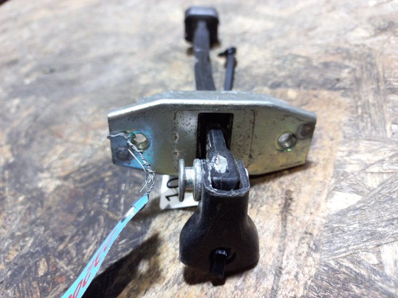 Ограничитель двери задний правый ES350 06-12 2009 Седан 3.5 Ограничитель двери задний правый ES350 06-12 2009 Седан 3.5