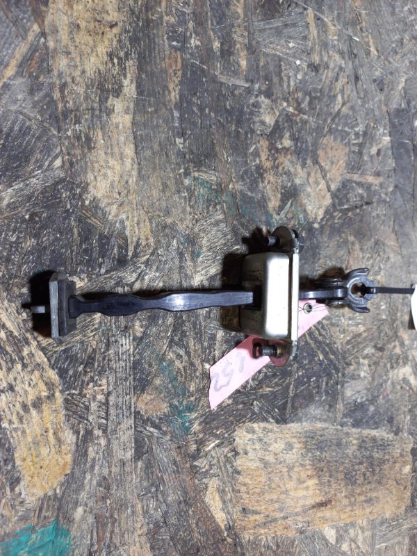 Запчасть ограничитель двери задний левый NISSAN MURANO Z51 07-14 80430-1AA0A Б/У Ограничитель двери задний левый NISSAN MURANO Z51 07-14 80430-1AA0A Б/У