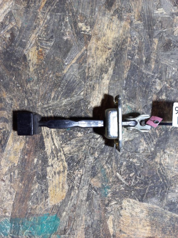 Ограничитель двери задний левый MITSUBISHI OUTLANDER XL 05-13 Б/У