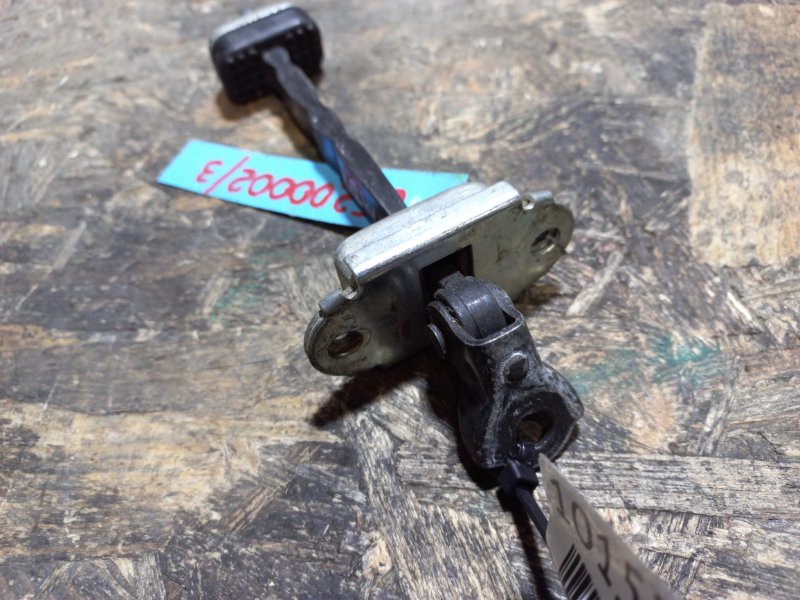 Ограничитель двери задний правый MDX (YD2) 06-13 2007 YD2 3.7 Ограничитель двери задний правый MDX (YD2) 06-13 2007 YD2 3.7