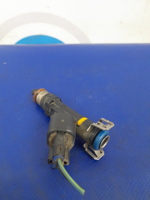 Форсунка топливная MAZDA 3 BK 03-08 LF 2.0 Форсунка топливная MAZDA 3 BK 03-08 LF 2.0