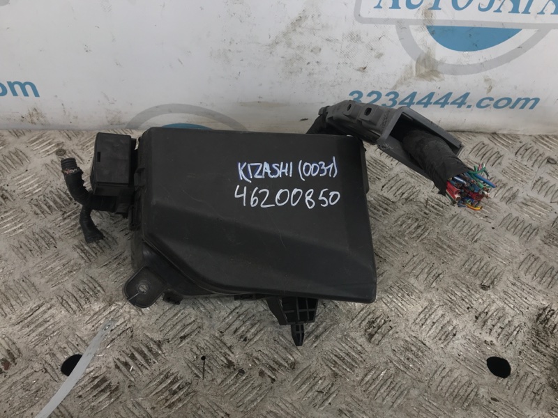 Блок предохранителей моторный отсек SUZUKI KIZASHI 09-14 2013 RE91 J24B 36738-57L00 Б/У