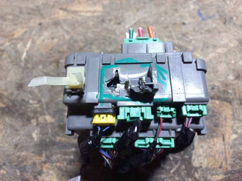 Блок предохранителей салон TLX 14-17 Седан