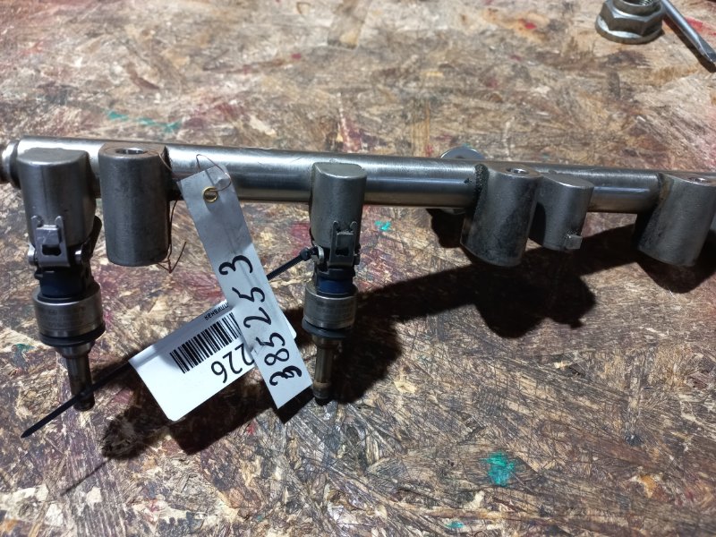 Запчасть форсунка топливная KIA SORENTO BL 02-09 Внедорожник 35310-2G710 Б/У Форсунка топливная KIA SORENTO BL 02-09 Внедорожник 35310-2G710 Б/У