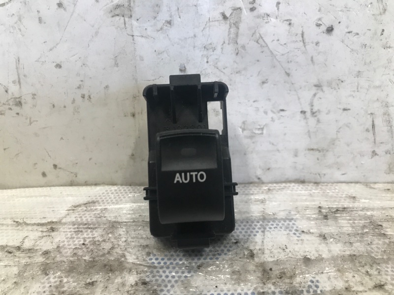 Кнопка стеклоподъемника задняя левая TOYOTA RAV4 05-12 2008 Внедорожник 2.0 1AZ-FSE 84810-33120 Б/У
