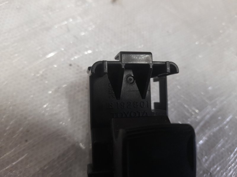 Кнопка стеклоподъемника задняя левая RAV4 05-12 2008 Внедорожник 2.0 1AZ-FSE