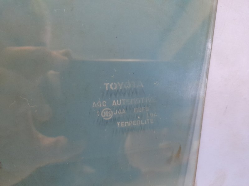 Стекло двери заднее правое PRIUS - 30 09-17 2010 Хэтчбек 1.8 2ZR-FXE Стекло двери заднее правое PRIUS - 30 09-17 2010 Хэтчбек 1.8 2ZR-FXE