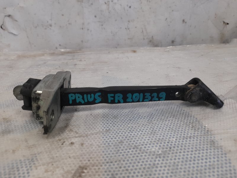 Запчасть ограничитель двери передний правый TOYOTA PRIUS - 30 09-17 2010 Хэтчбек 1.8 2ZR-FXE 68610-47021 Б/У Ограничитель двери передний правый TOYOTA PRIUS - 30 09-17 2010 Хэтчбек 1.8 2ZR-FXE 68610-47021 Б/У