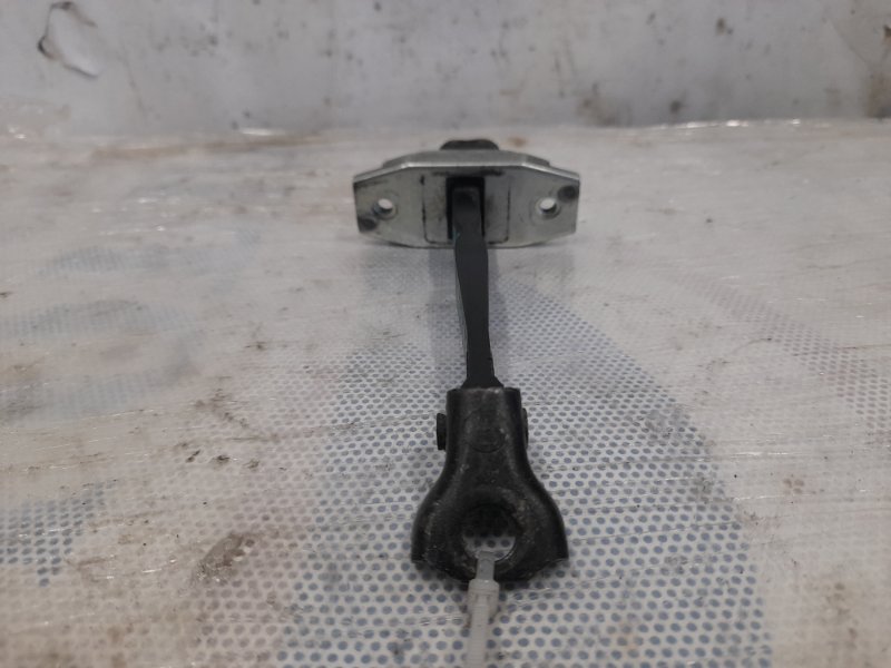 Ограничитель двери передний правый PRIUS - 30 09-17 2010 Хэтчбек 1.8 2ZR-FXE Ограничитель двери передний правый PRIUS - 30 09-17 2010 Хэтчбек 1.8 2ZR-FXE