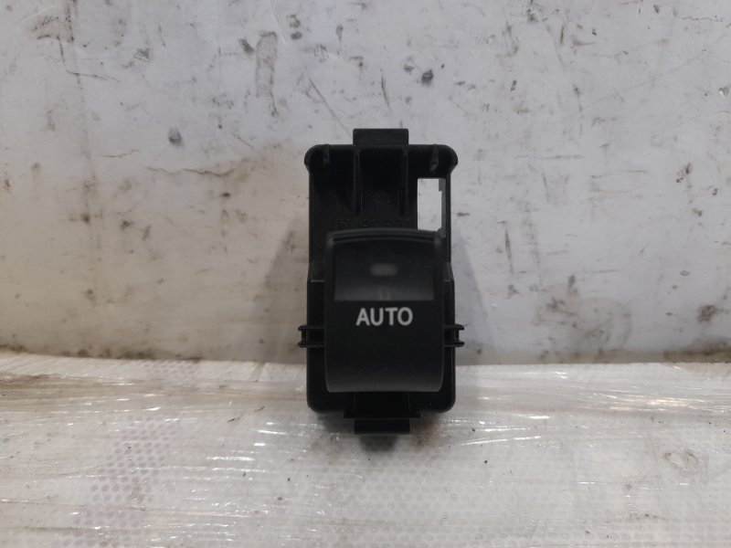 Запчасть кнопка стеклоподъемника задняя левая TOYOTA PRIUS - 30 09-17 2010 Хэтчбек 1.8 2ZR-FXE 84810-33120 Б/У Кнопка стеклоподъемника задняя левая TOYOTA PRIUS - 30 09-17 2010 Хэтчбек 1.8 2ZR-FXE 84810-33120 Б/У