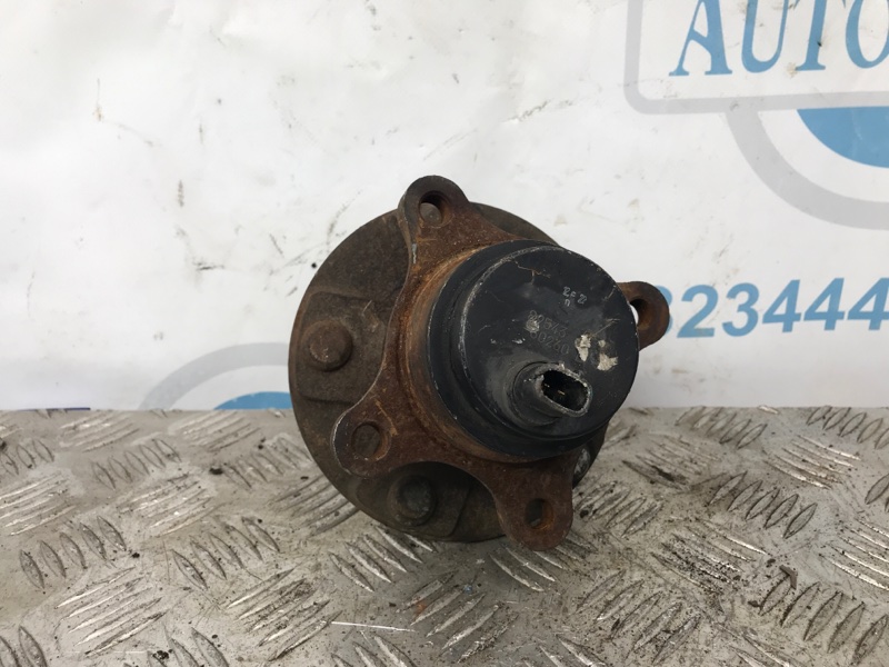 Запчасть ступица передняя левая LEXUS IS250/350 05-13 Б/У Ступица передняя левая LEXUS IS250/350 05-13 Б/У