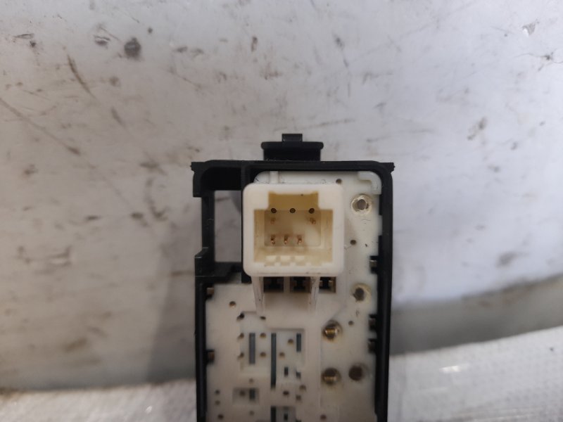 Кнопка стеклоподъемника передняя правая RAV4 05-12 2008 Внедорожник 2.0 1AZ-FSE Кнопка стеклоподъемника передняя правая RAV4 05-12 2008 Внедорожник 2.0 1AZ-FSE