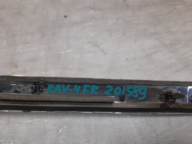 Молдинг двери передний правый RAV4 05-12 2010 Внедорожник 2.0 1AZ-FSE